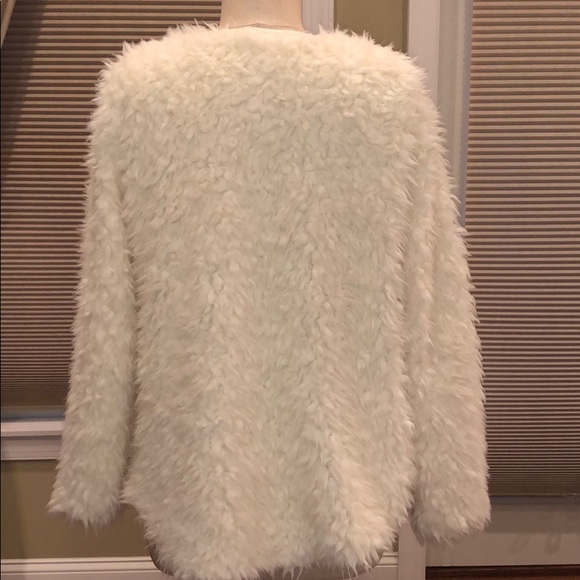 Partysu Designed In Korea Faux Fur Jacket - Picture 3 of 6